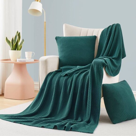 3 Pc Set Dark Green Knit Cozy Throw Blanket and 2 18" x 18" Pillow Covers - Picture 1 of 8